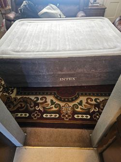 Queen air mattress
