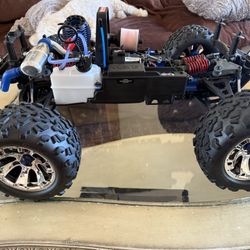 Traxxas Revo 3.3 