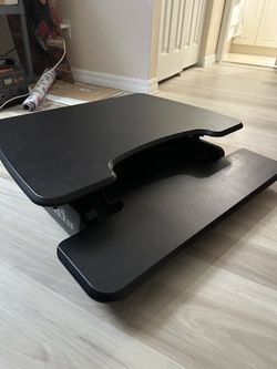 Extendable desktop standing desk