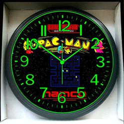 Pac-Man Game Room Lounge Studio Glow In The Dark Wall Clock New!