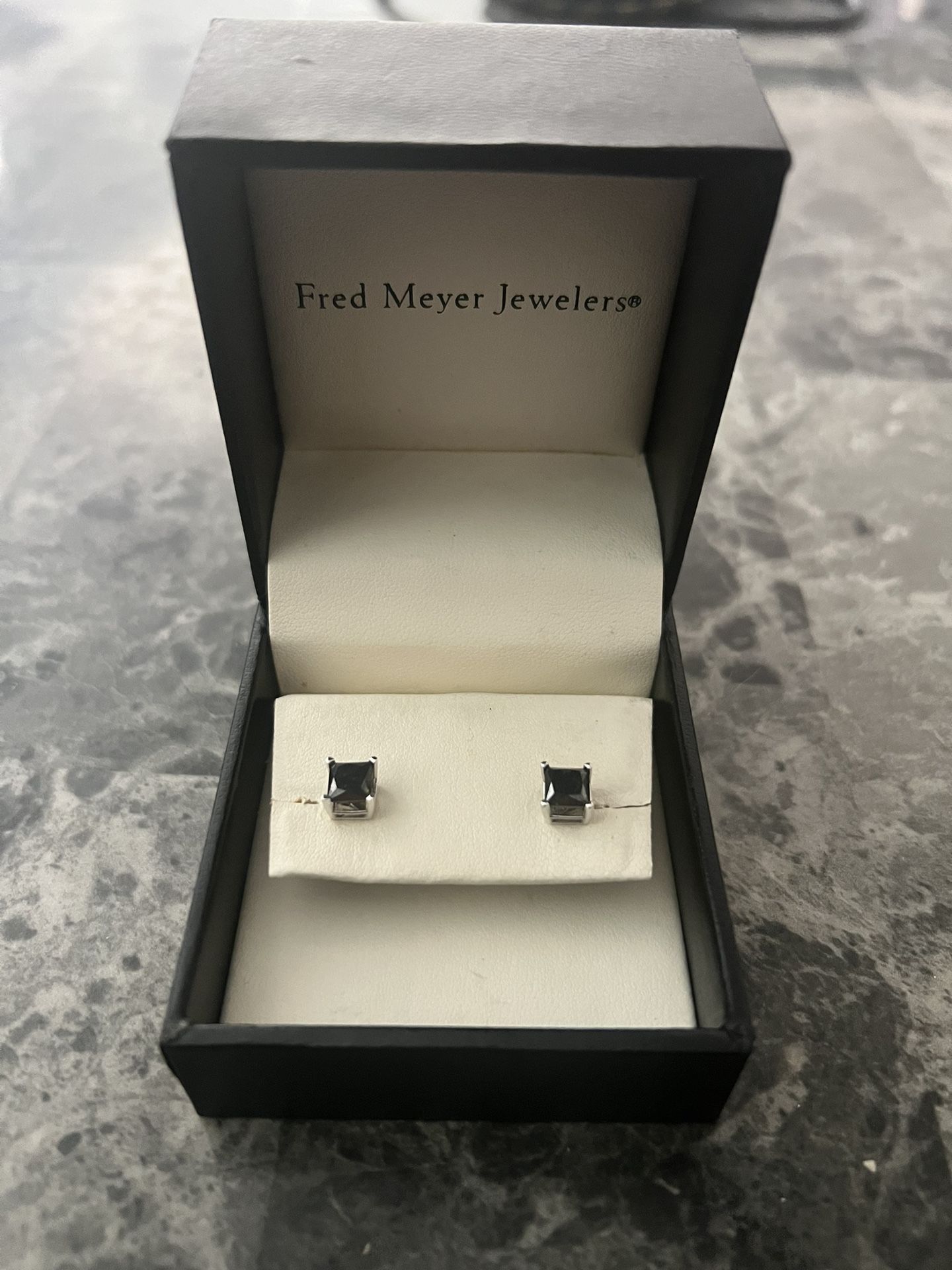 Fred Meyer 1 Ct Black Diamond Stud Earrings 10k White Gold W/Box!!!!!