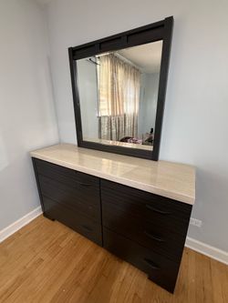 Moving sale — 5 piece queen bedroom set, tower lamp, coffee table and more