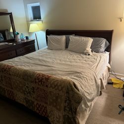 King Bed With Box Spring 