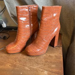 HEEL BOOTS