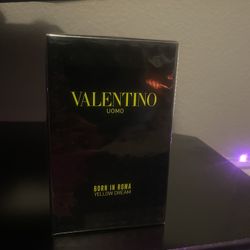 Valentino Uomo Born In Roma Yellow Dream By Valentino Men Lemon, Rose, White Musk Edt Spray 3.4 Oz