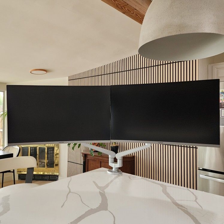 2x 27" Curved Samsung Monitors And Dual Arm Monitor Mount 