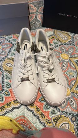 Tommy Hilfiger white Womans shoe size 7