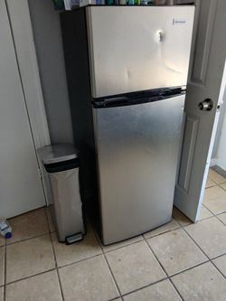 Frigidaire stainless steel fridge and freezer
