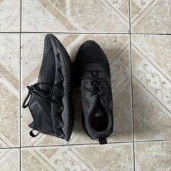 Women’s 7.5 Reebok Weight Lifting Shoes 