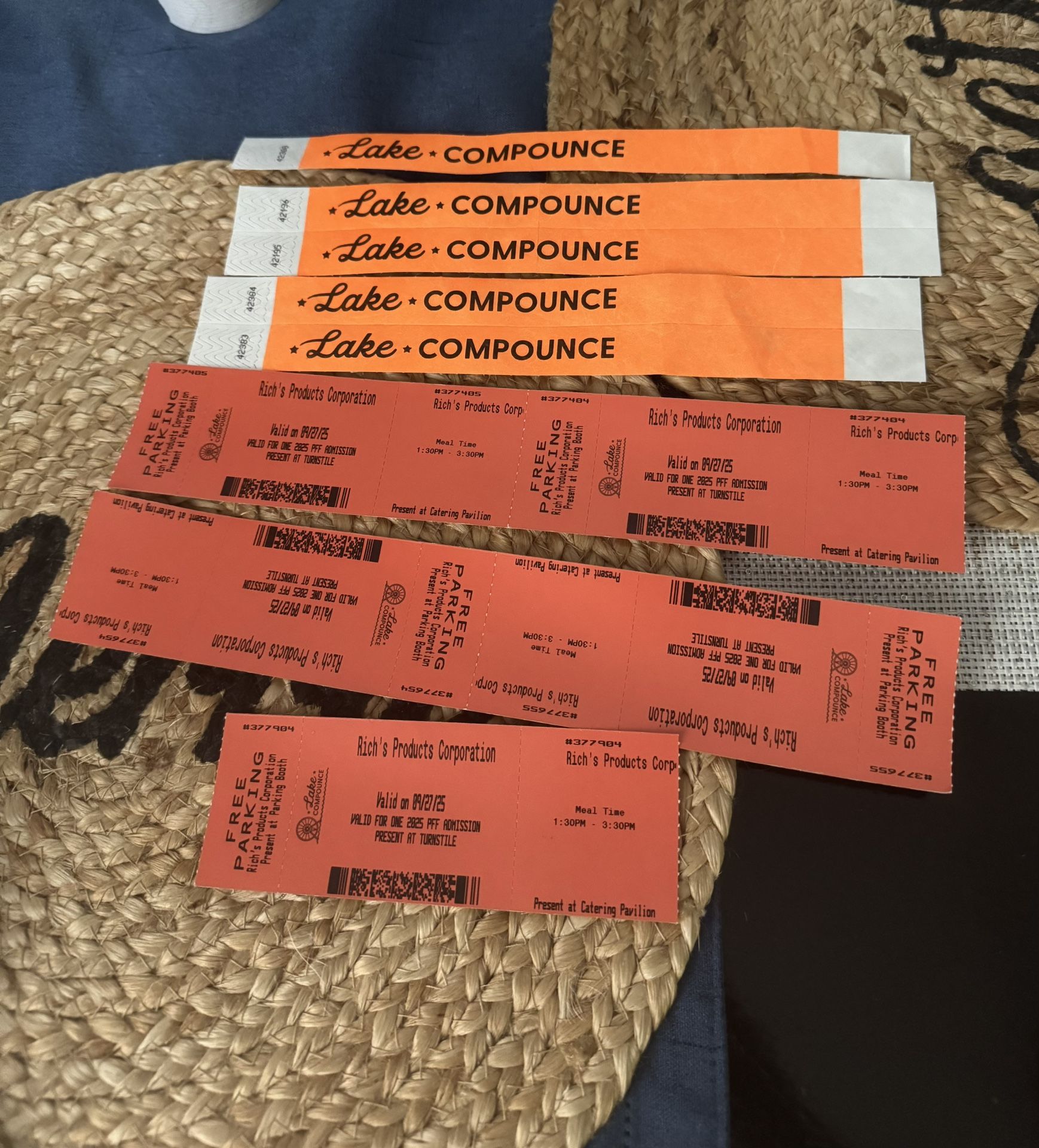 5 Lake Compounce Tickets