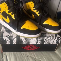 Air Jordan 1 Mid SE