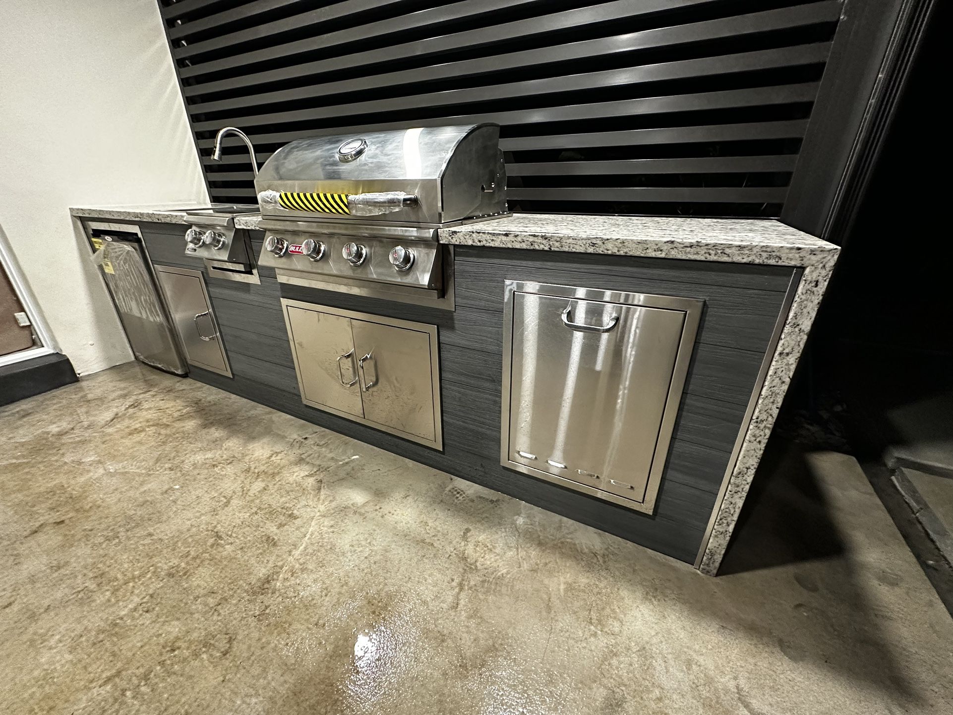 Outdoor Kitchen