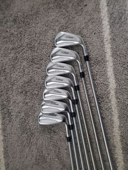 Titleist 620 cb golf irons. 3-9 + vokey pw
