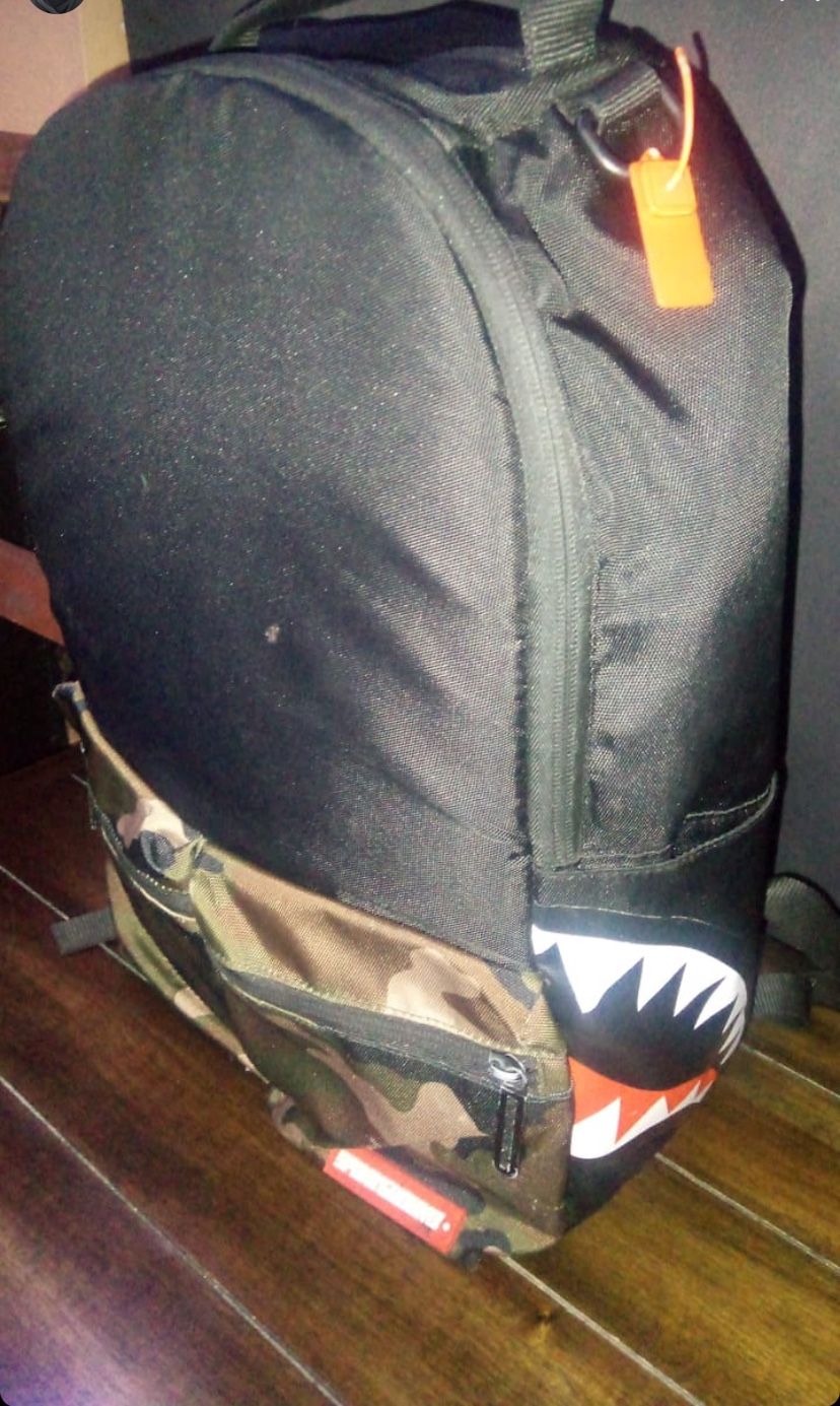 Bape Backpack Spray ground 