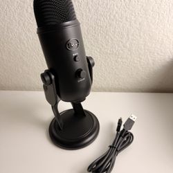 Blue Yeti USB Microphone – Like New 