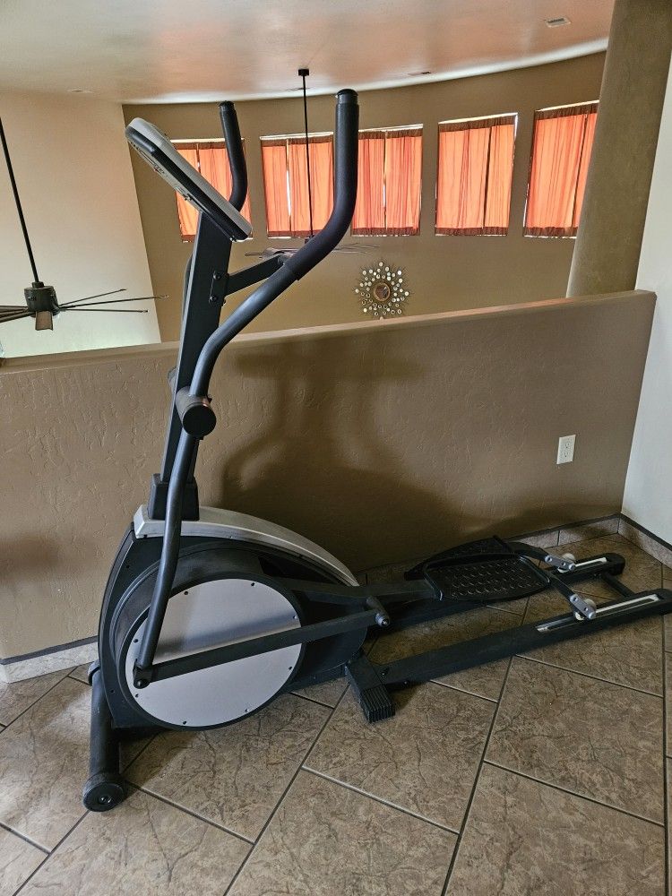 Elliptical Exercise Healthtrainer Ht840