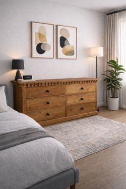 Boutique dresser