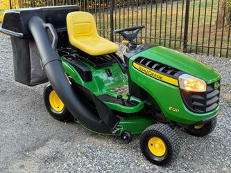 John Deere E120 Riding Lawn Mower 42” Cut New Twin Bag Bagger 23hrs