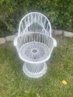 MidCentury Woodard Fiberglass Spun Arm Chair