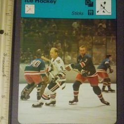 1978 Sportscaster Bobby Hull Chicago Blackhawks Sticks NHL Ice Hockey Sport Photo Focus Large Over-sized Card HTF Collectible Vintage Italy