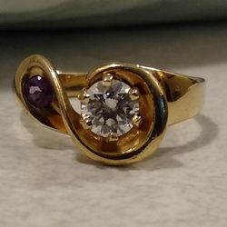 Beautiful 14k Yellow Gold Genuine Diamond 💎 💍 Ring!