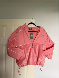 NEW BALANCE WINDBREAKER SWEATER 🩷