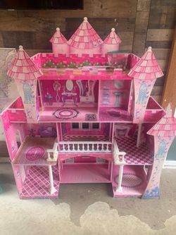Free large doll house