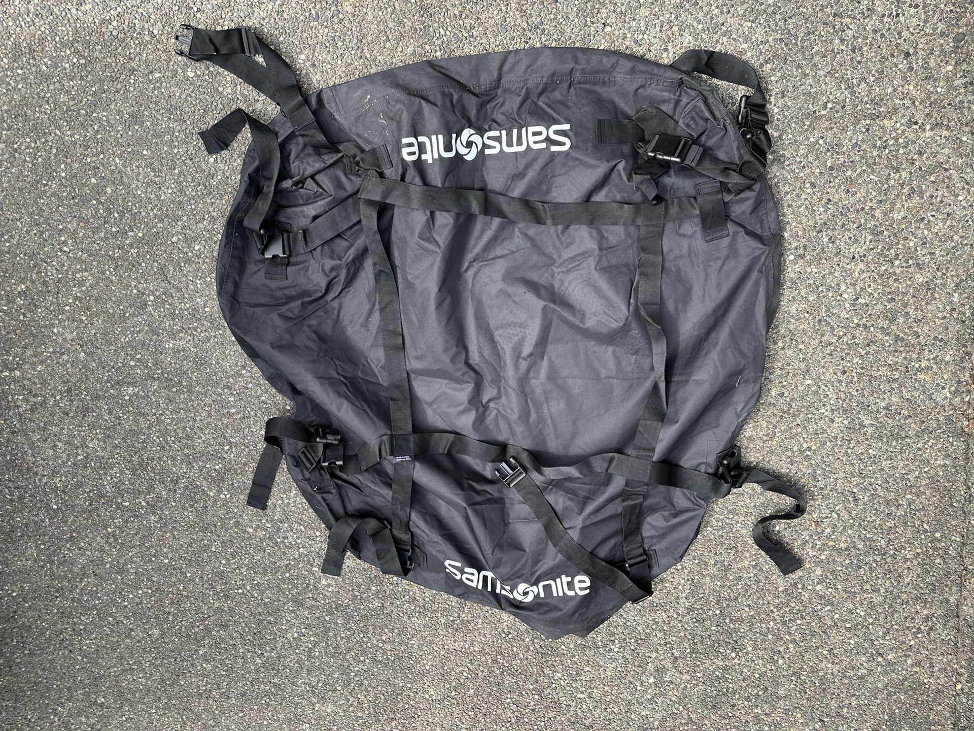 Samsonite Black rooftop Cargo Carrier Waterproof 15 Cu Ft