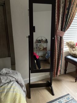 Jewelry Standing Mirror cabinet
