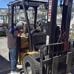 National LPG Forklift – 5,000–6,000 lb Capacity