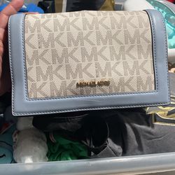 michael kors brand new never used purse