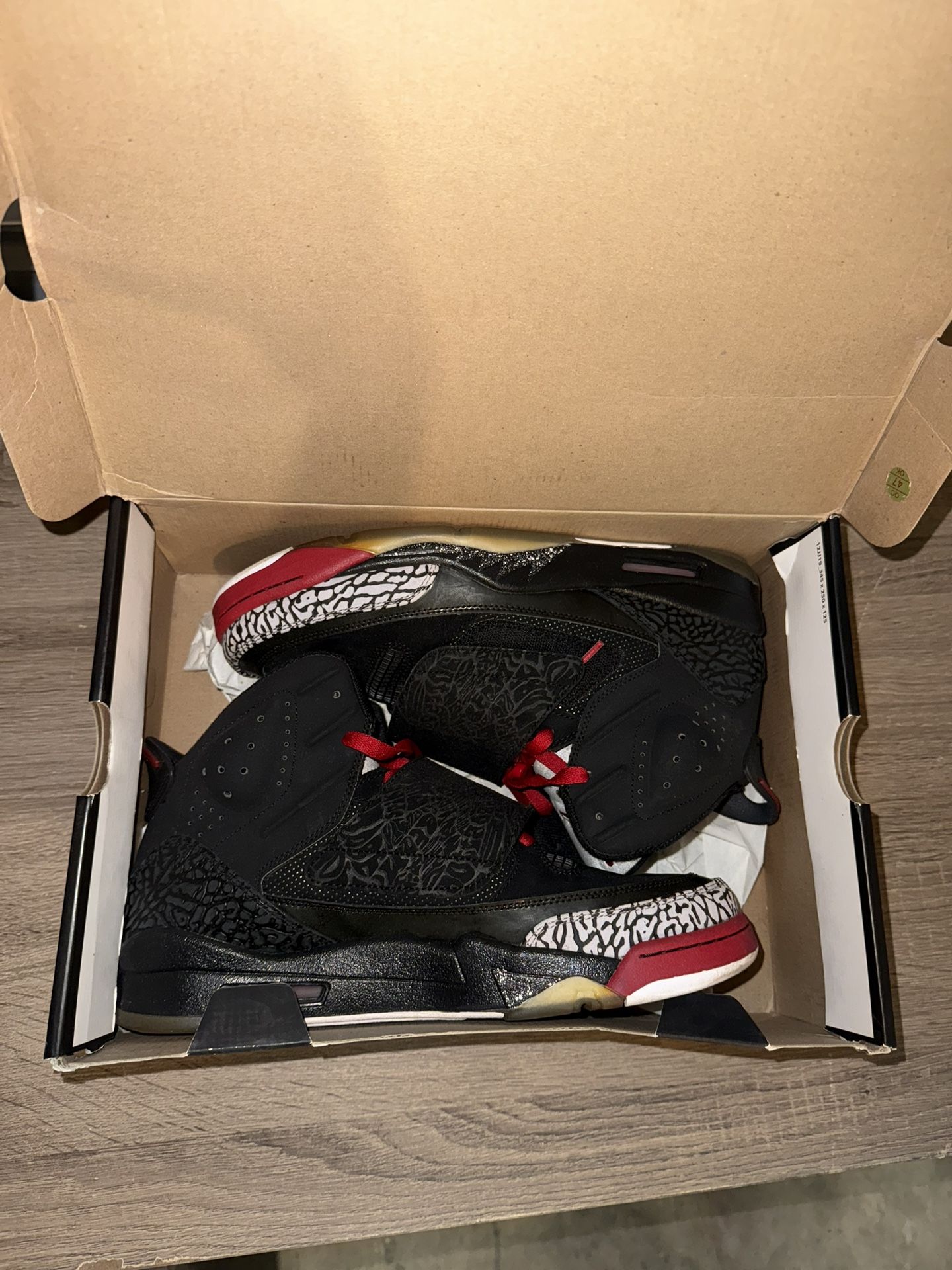 Jordon Son Of Mars Basketball Sneakers Black & Red