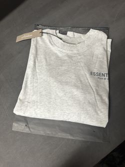 Essential Shirt Size Large 