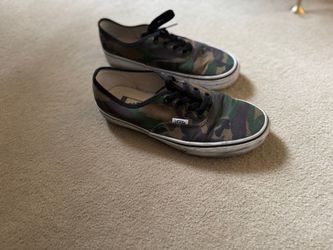 Custom Camouflage Vans Women’s 7 Men’s 5.5