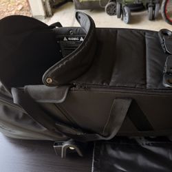 Yoyozen bassinet  With Adapters 