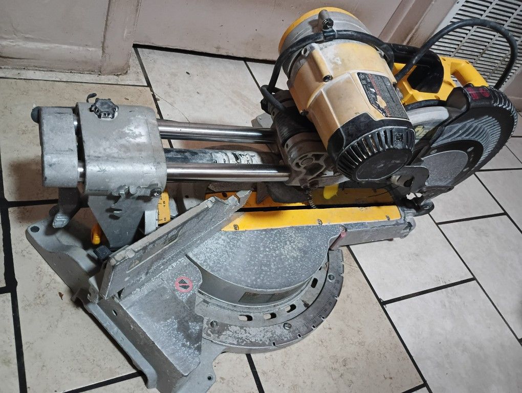 12 Inche -bevel sliding compound miter saw.