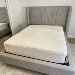 Queen Bed with Drawer Storage