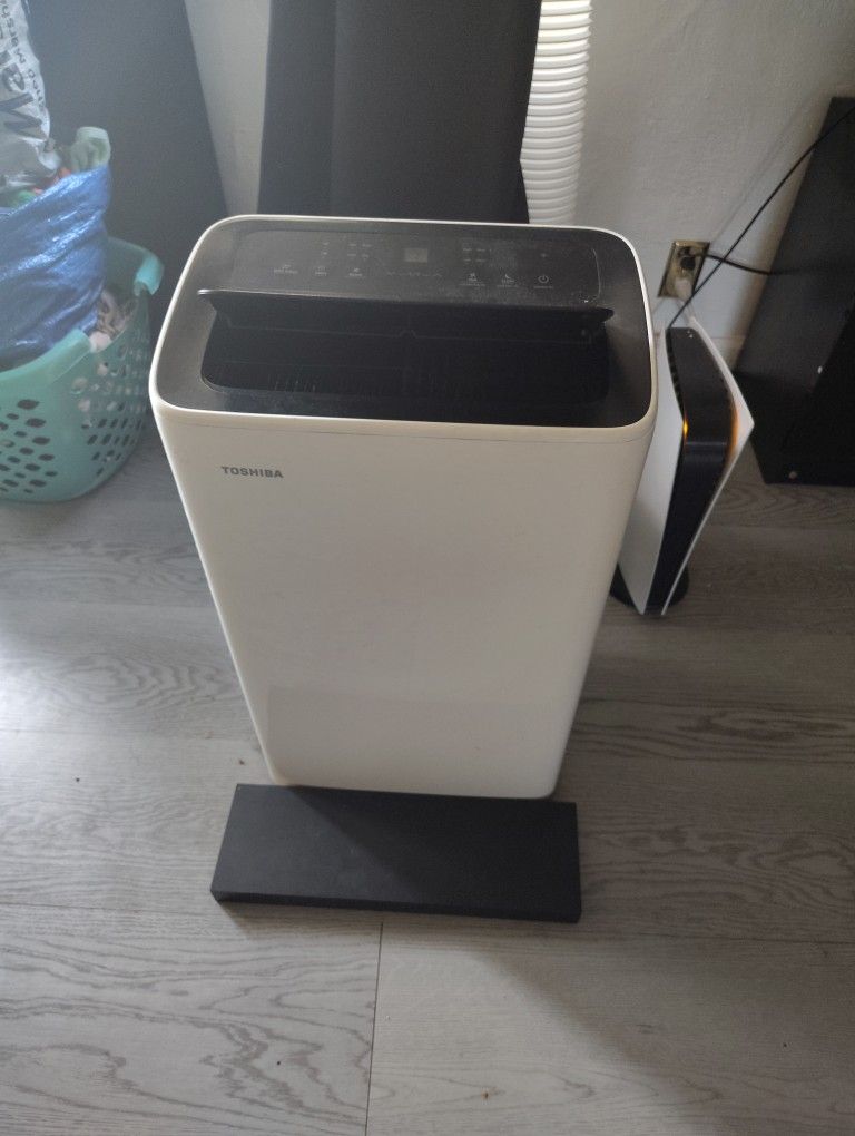 TOSHIBA Window Panel AC