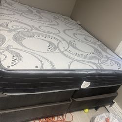 Queen Size Bed And Mattress 