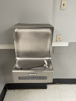 2 COMMERCIAL WATER FOUNTAIN