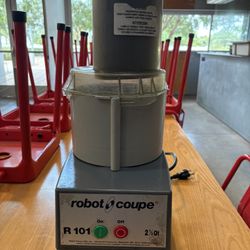 Commercial robot Coup