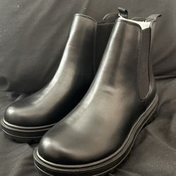 Size 10 Women’s Booties Never Worn $10 