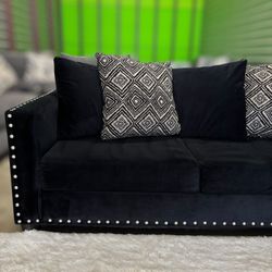 Nice Black 2pc Sofa Couch Set (DELIVERY AVAILABLE)