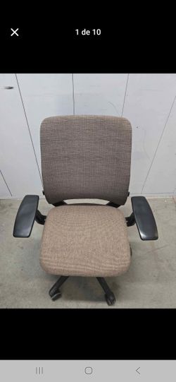 Steelcase Amia Ergonomic Task Chair 