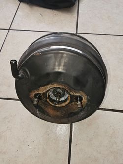 Brake Booster Nissan hardbody 97  D21
