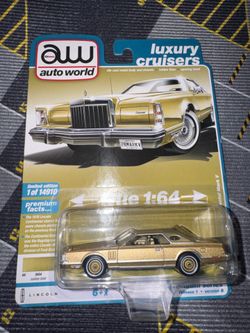 Auto World Luxury Cruisers 1978 Lincoln Continental Mark V Jubilee Gold