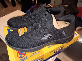 Mens 9.5 black skechers