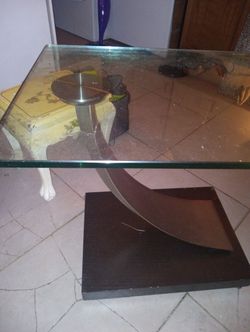 Table With Glass Top Attachment To Metal And Wood Base