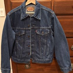 Vintage Levi’s Denim Jacket - medium Size 42