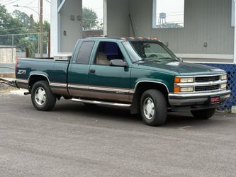 Chevy Silverado clean tile 4 x 4 150 mileage clean title Chevy Silverado clean tile 4 x 4 150 mileage clean title